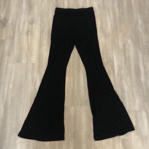BLACK SHEIN BELL BOTTOMS LEGGINGS!!